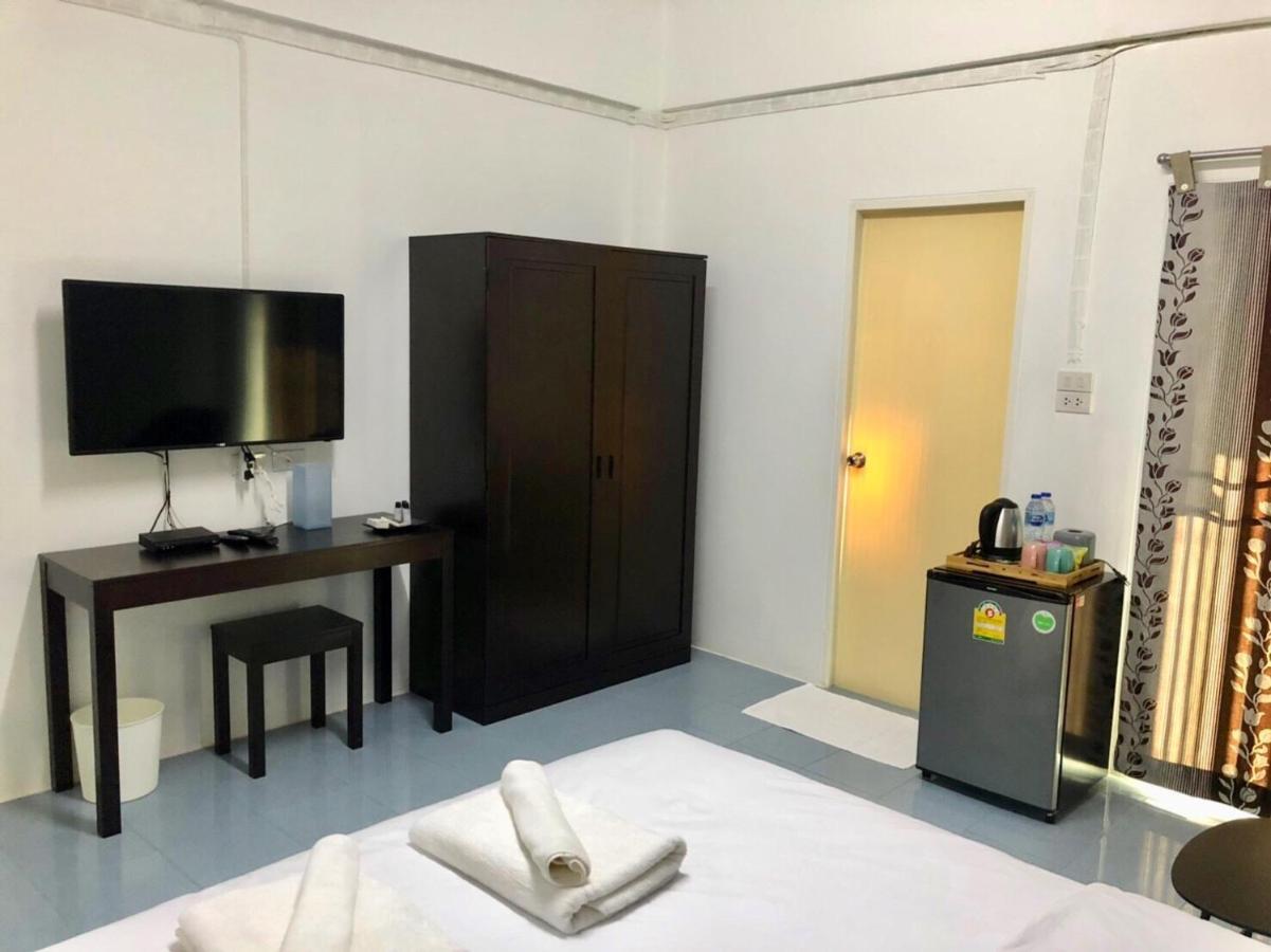 Oblique Apartment - ออฟบลิค อพาร์ทเมนท์ Nonthaburi Dış mekan fotoğraf